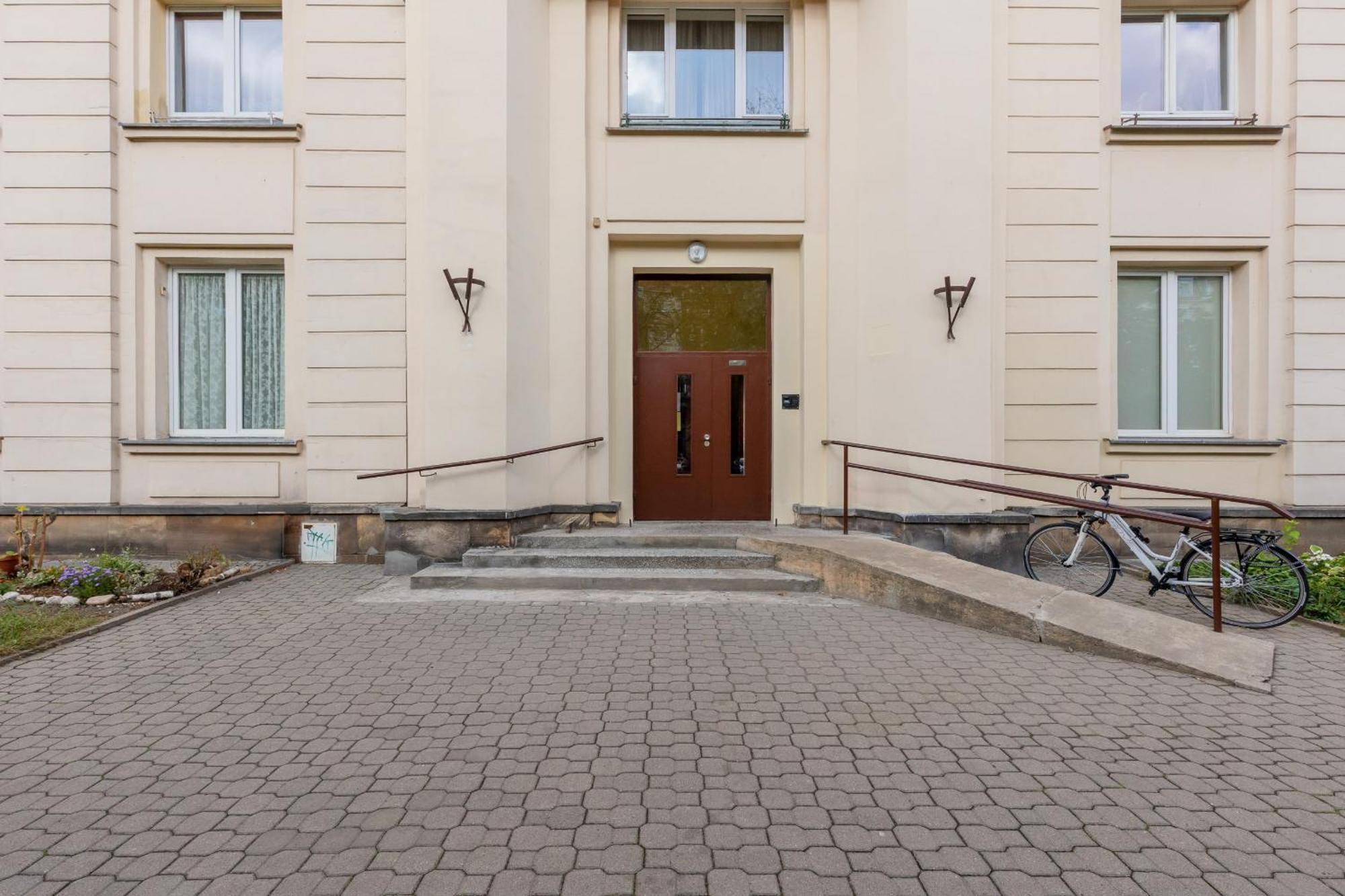 Aleja Wyzwolenia Studio with Mezzanine Warsaw Downtown by Noclegi Renters Buitenkant foto